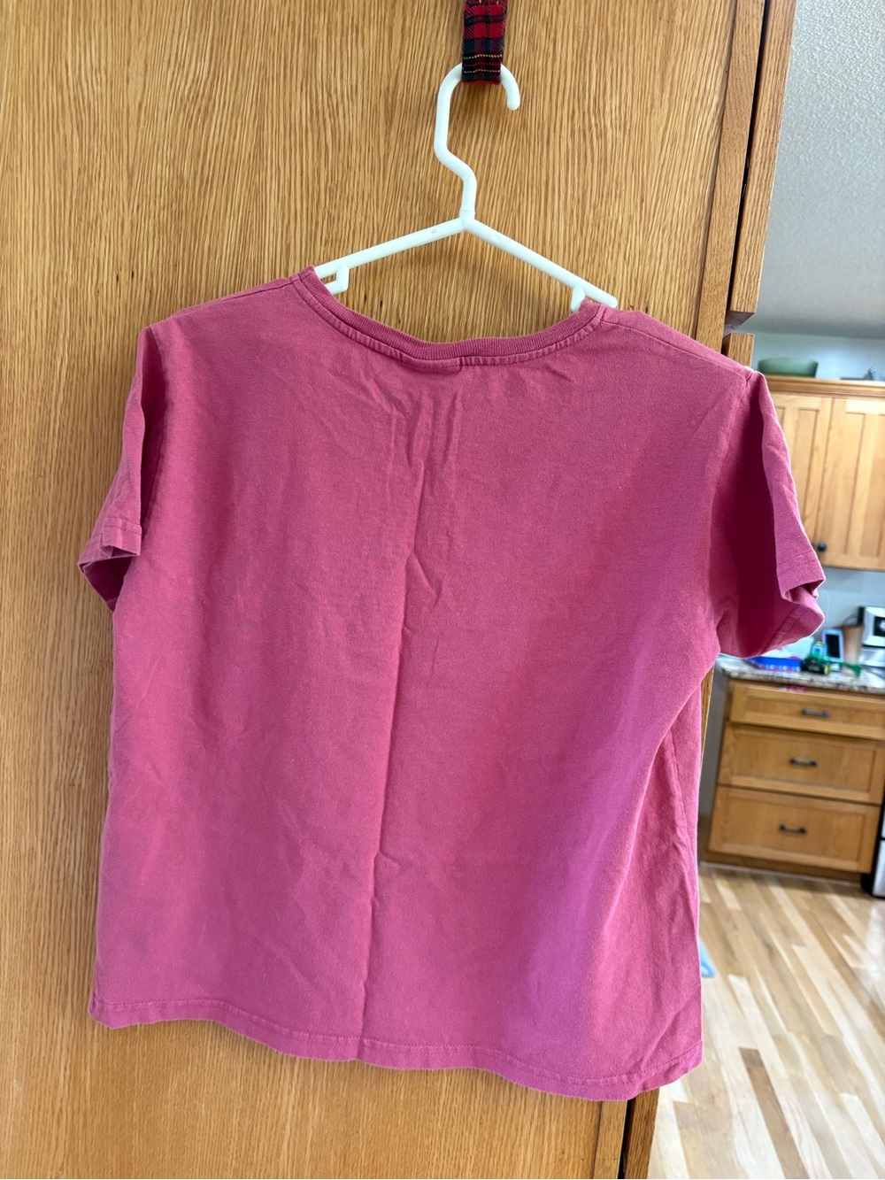 Vintage Rose Short Sleeve Tee with Horse Graphic 🐴 - Picture 5 of 5